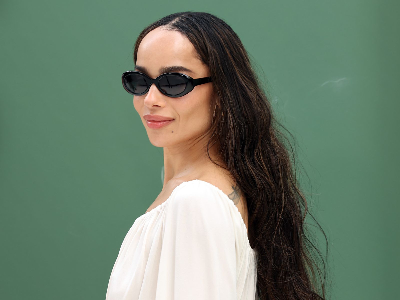 Zoë Kravitz y Harry Styles en Roma (con amor), y los dos abrigos tendencia de 2026